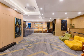 EM Hotel